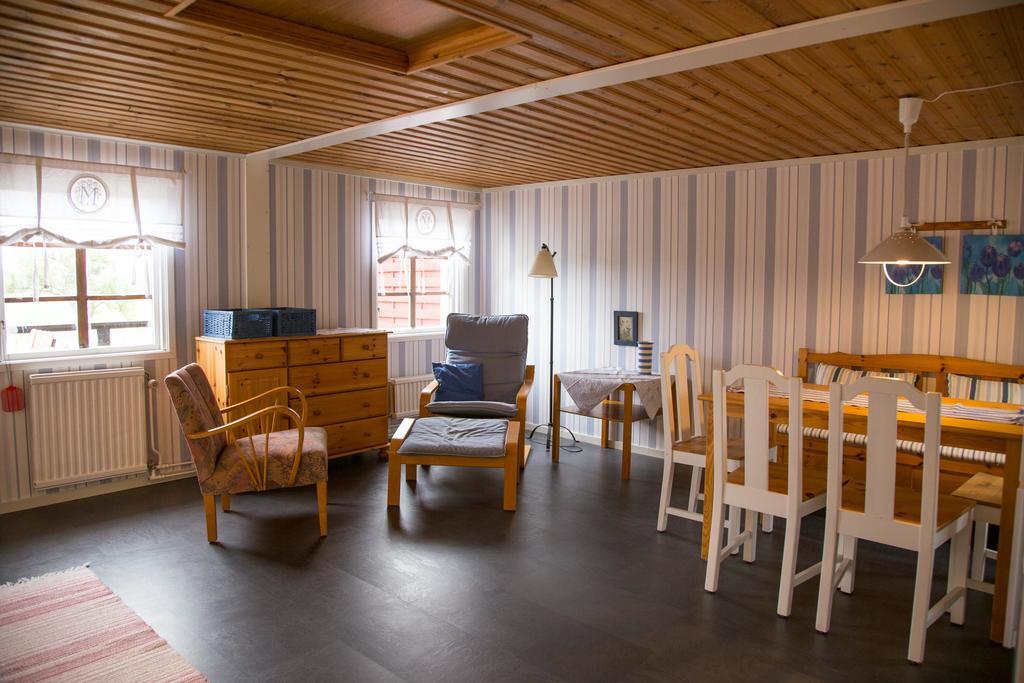 Lantluft Hotell Gullholma Exteriör bild